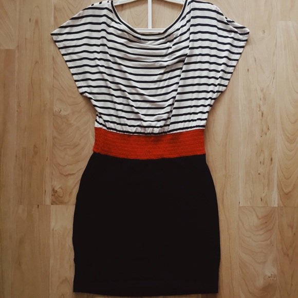 F21 | Striped Bodycon Dress - Picture 2 of 4